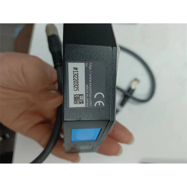日本KEYENCE基恩士LK-G5000高精度CMOS激光位移傳感器感測(cè)頭LK-H022K